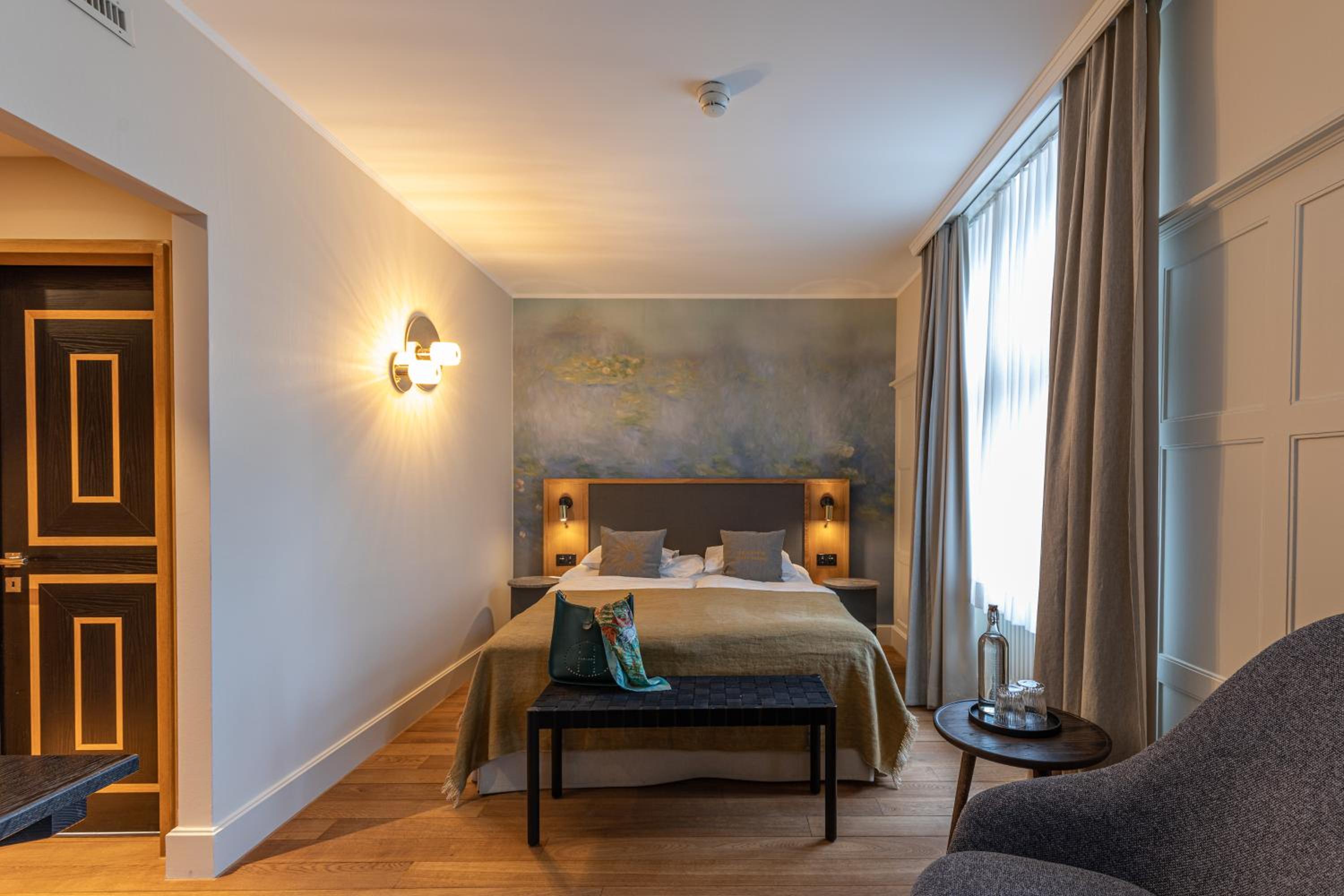 Basic, Double Bed, Street View
