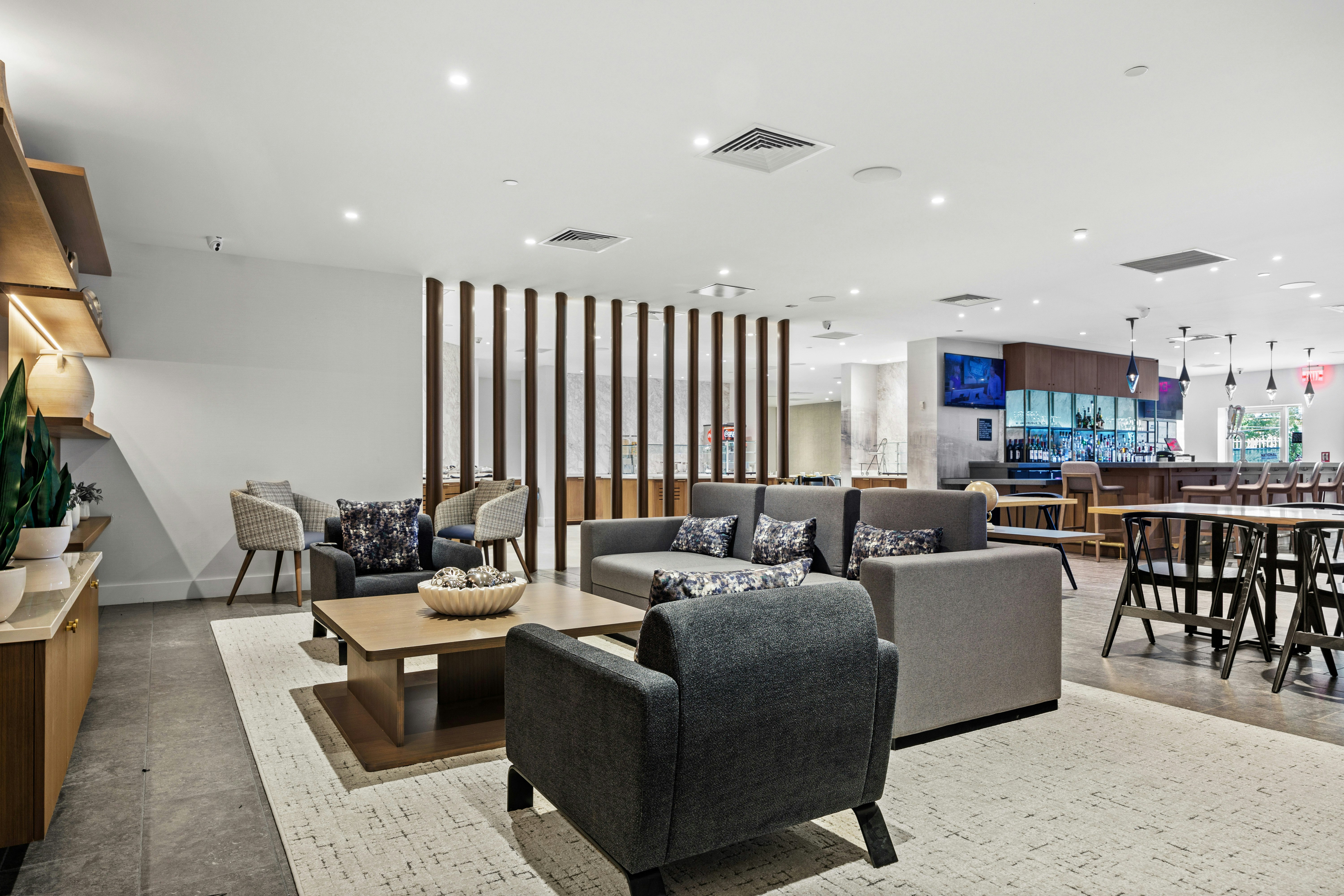 DoubleTree by Hilton New York JFK Airport 3/8