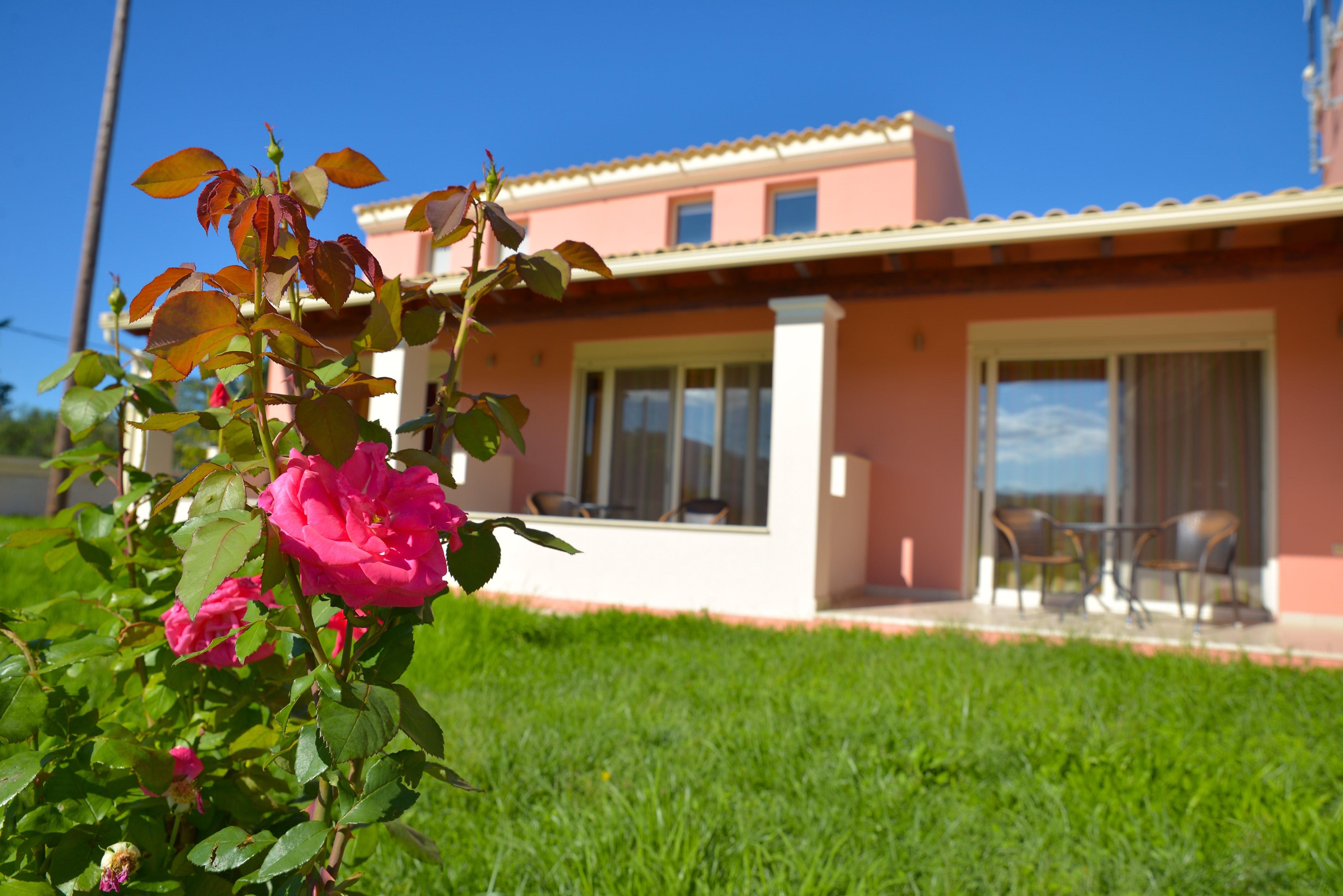MEGALI LUXURIES APARTMENTS 4/7