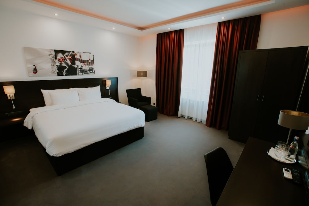 Hotel Republique 20/45