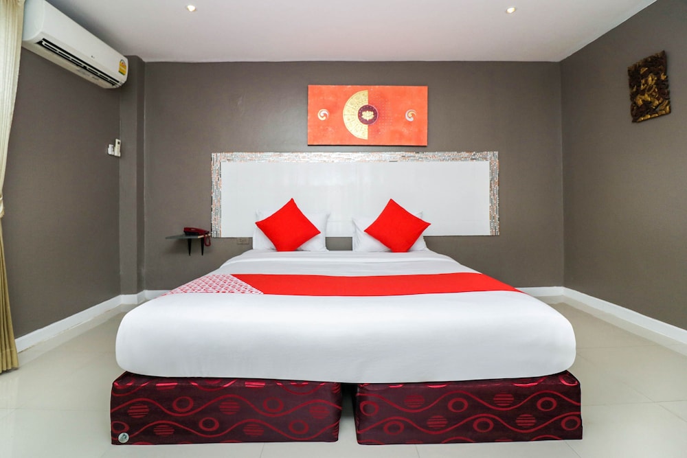 NATURAL BEACH HOTEL AND BAAN SILA 17/59