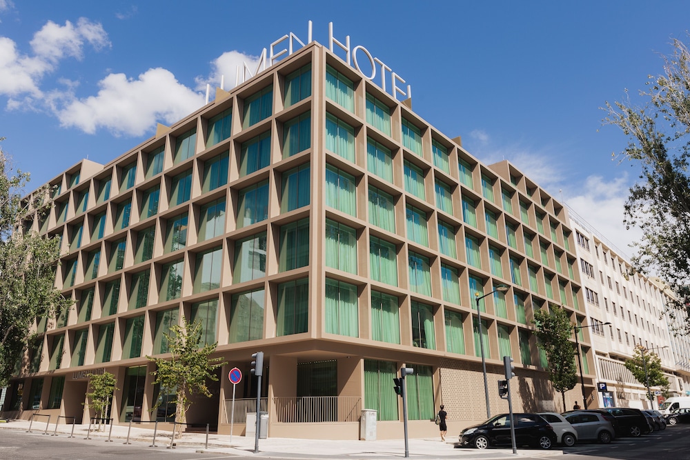 Lumen Hotel and The Lisbon Light Show 8/68