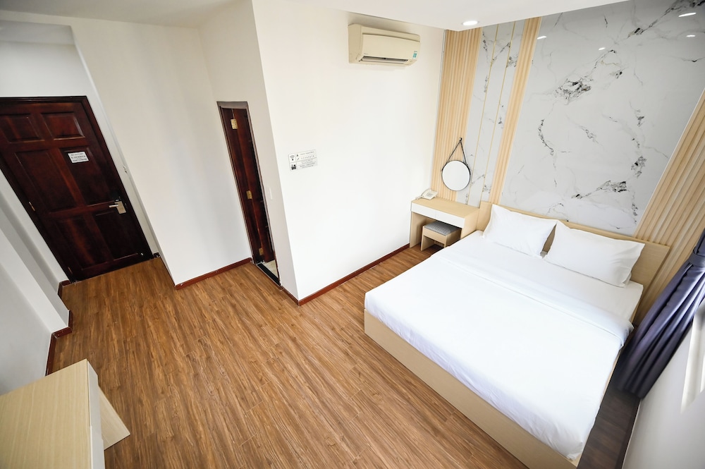 Sunrise Airport Hotel 35/51