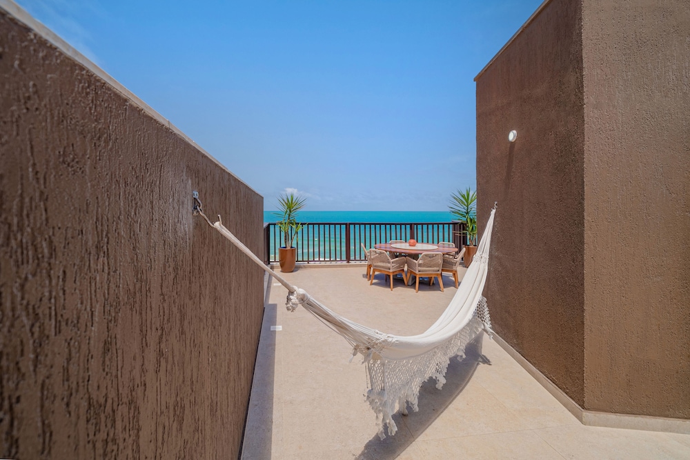 Acqua Beach Park Resort 47/50