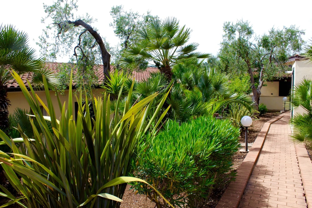 Villaggio Turistico Defensola 48/65