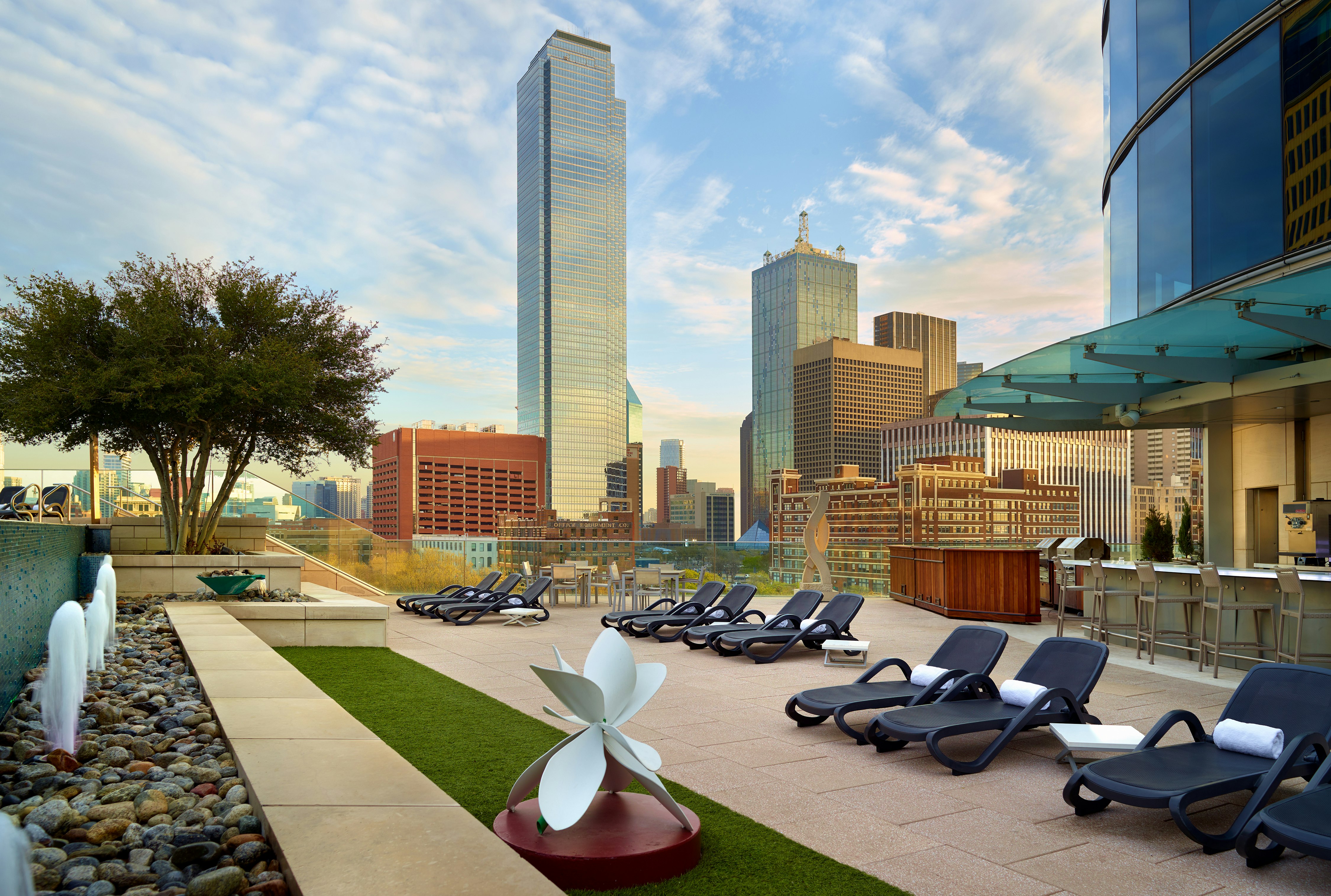 OMNI DALLAS HOTEL 69/92