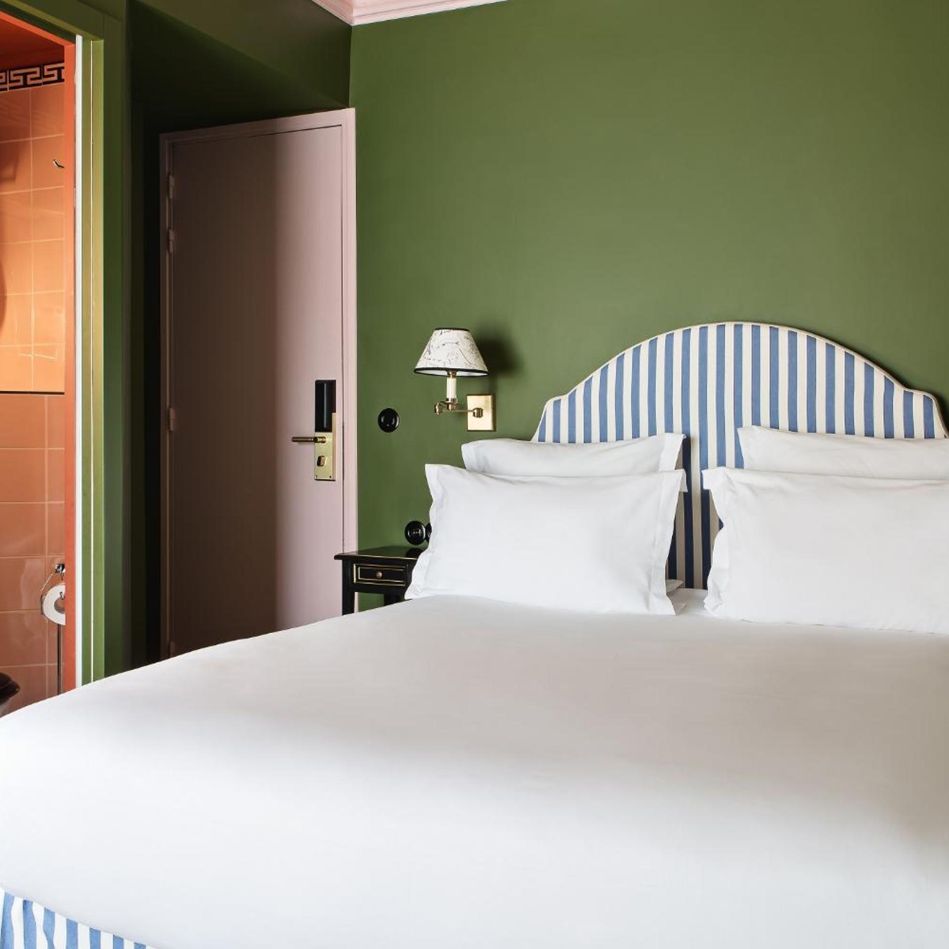 Little, King Bed، Hotel Les Deux Gares 2/3