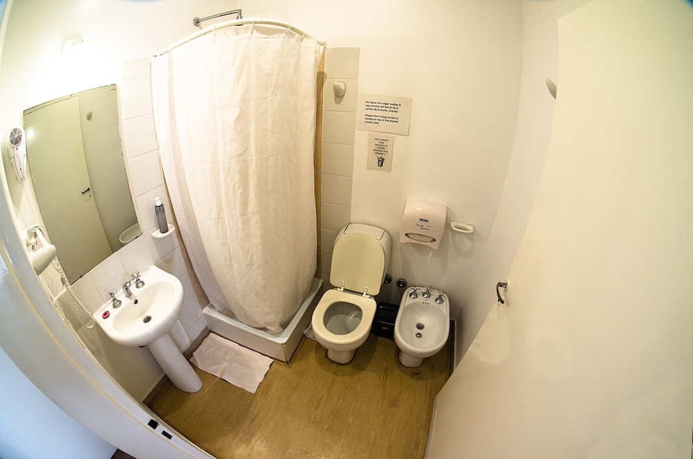 BA Stop Hotel House 49/50