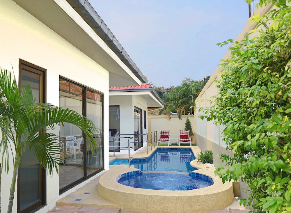 Avoca Pool Villas 45/50