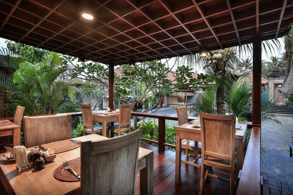 Yana Villas Kemenuh 53/68