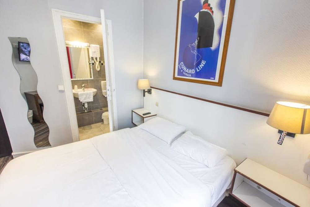 Merryl Hotel 14/43