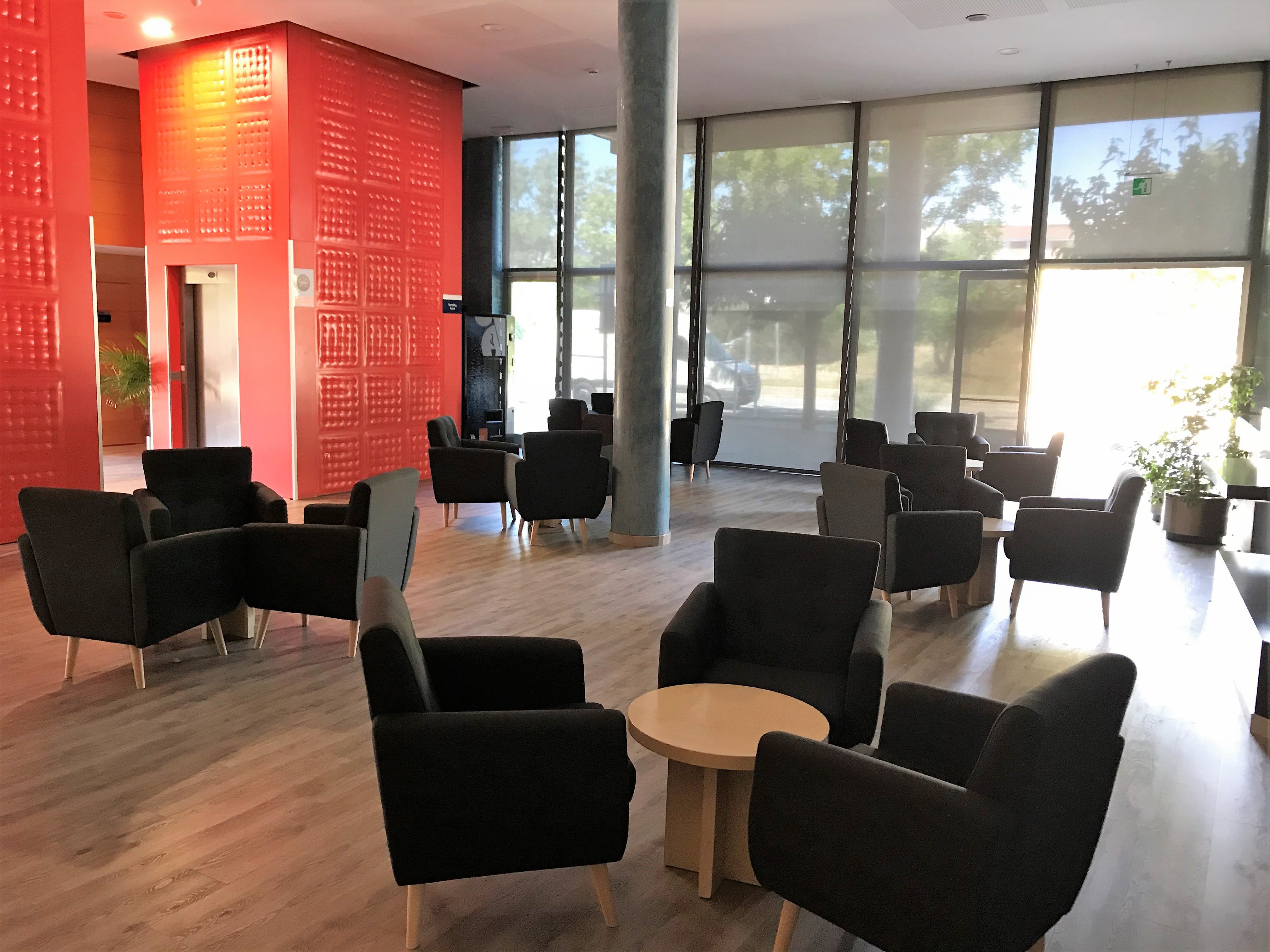 Holiday Inn Express Molins de Rei 36/62