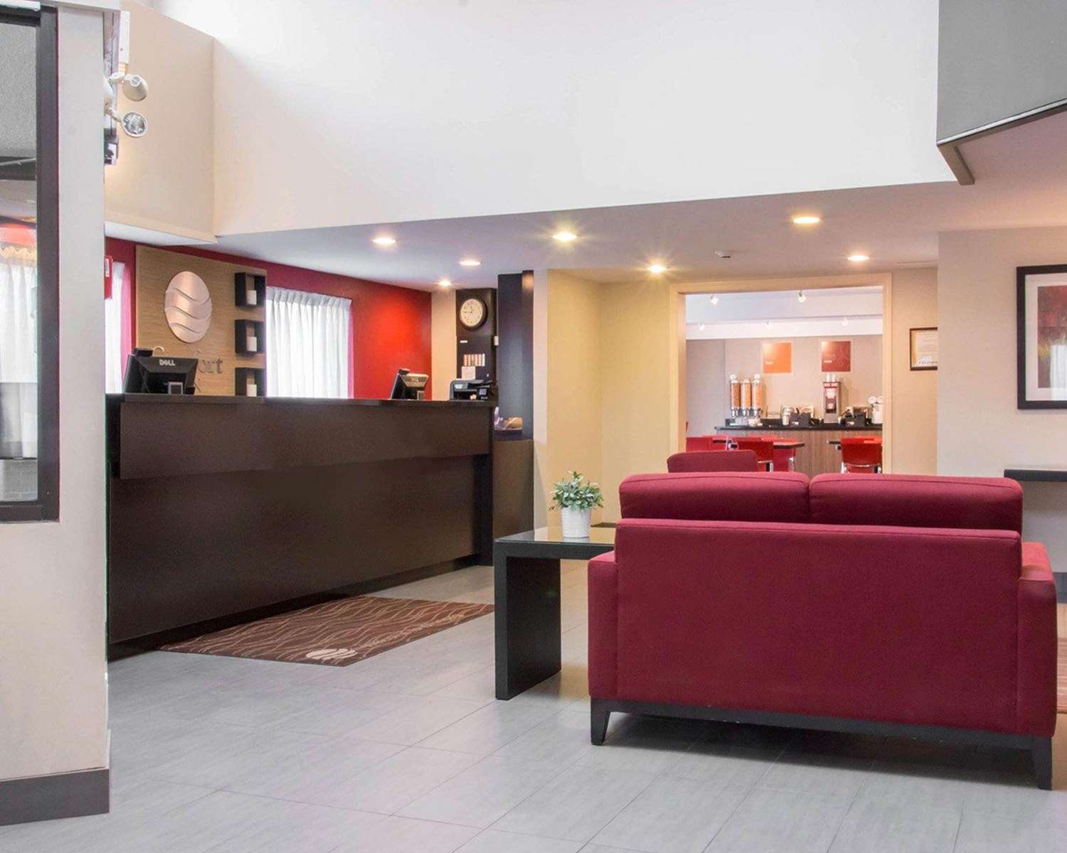Comfort Inn Winnipeg Airport 6/36