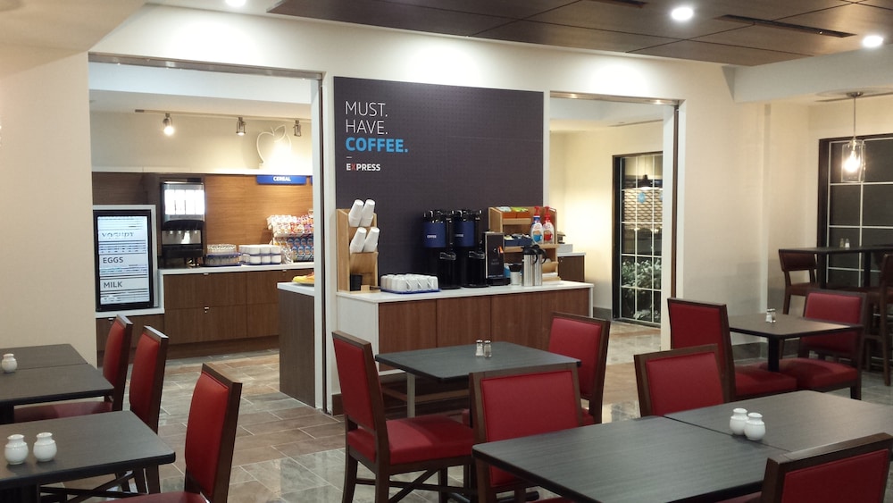 Holiday Inn Express & Suites Mississauga-Toronto Southwest, an IHG Hotel 53/71