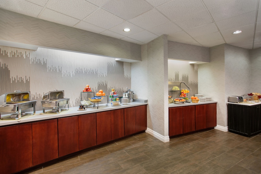 AC Hotel By Marriott Portland Lake Oswego 11/68