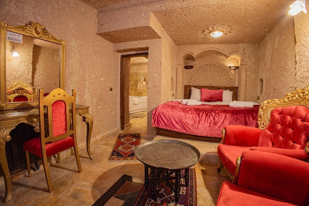 Royal Cave Hotel 38/58