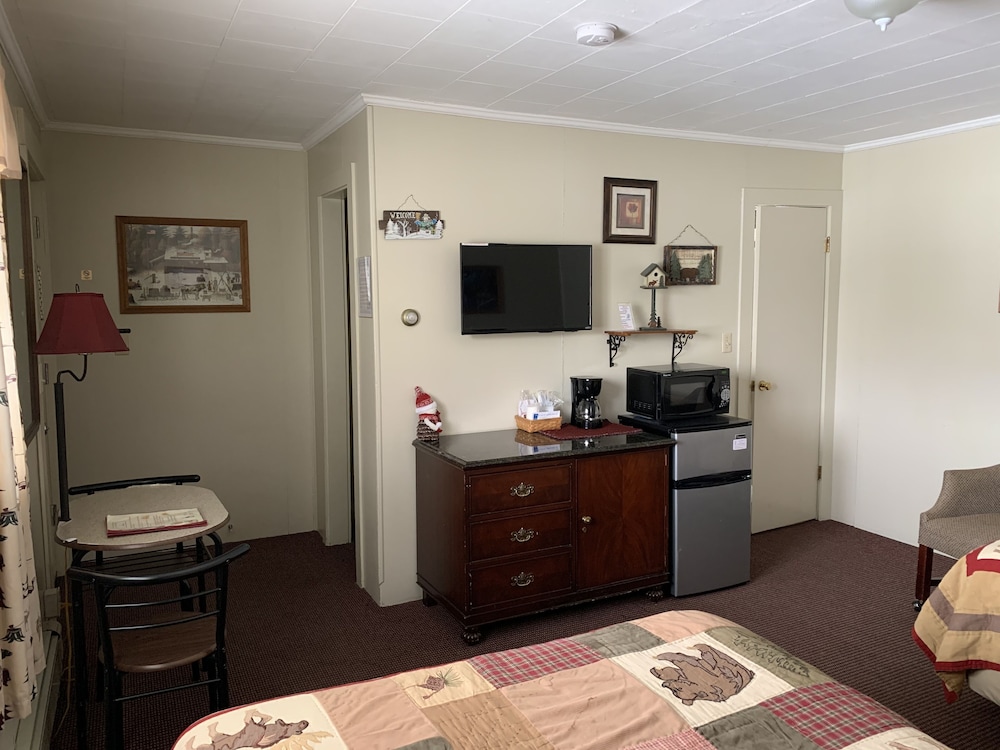 Carroll Motel & Cottages 3/42