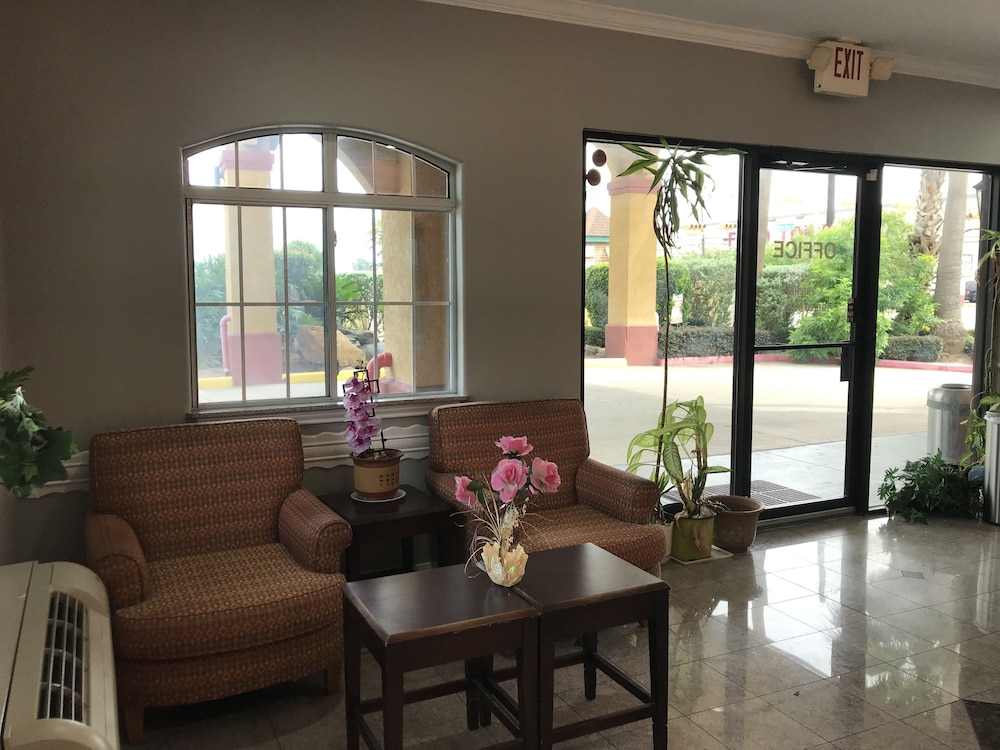 Camelot Inn Suites Veterans Memorial/Nw Houston 30/37