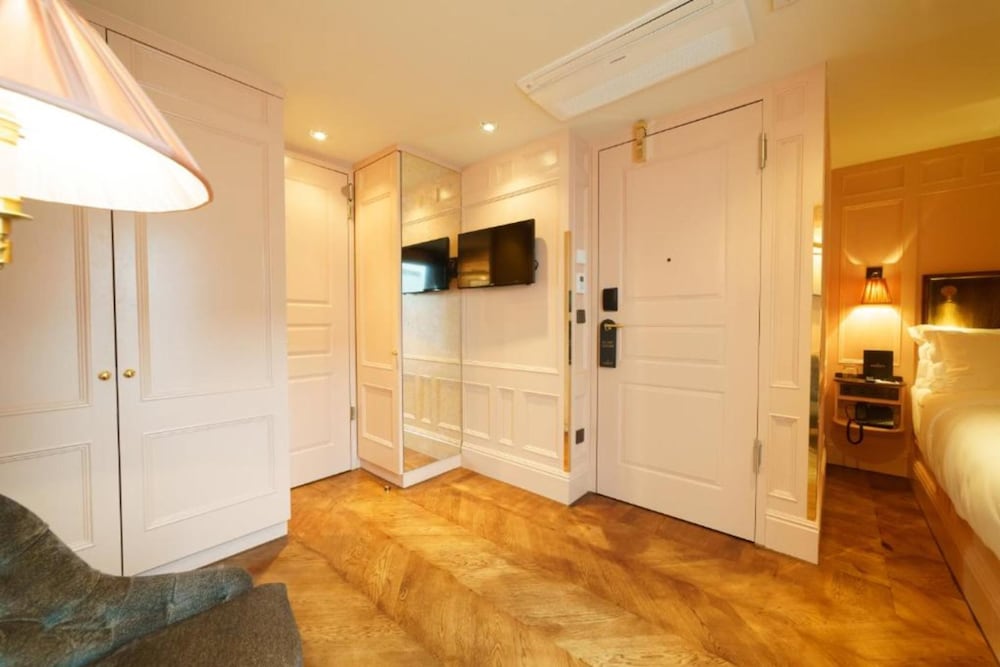 Mimi's Hotel Soho 29/63