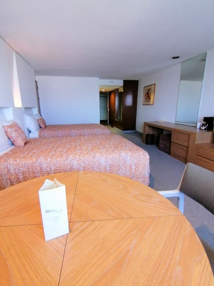 Del Prado Hotel 19/69