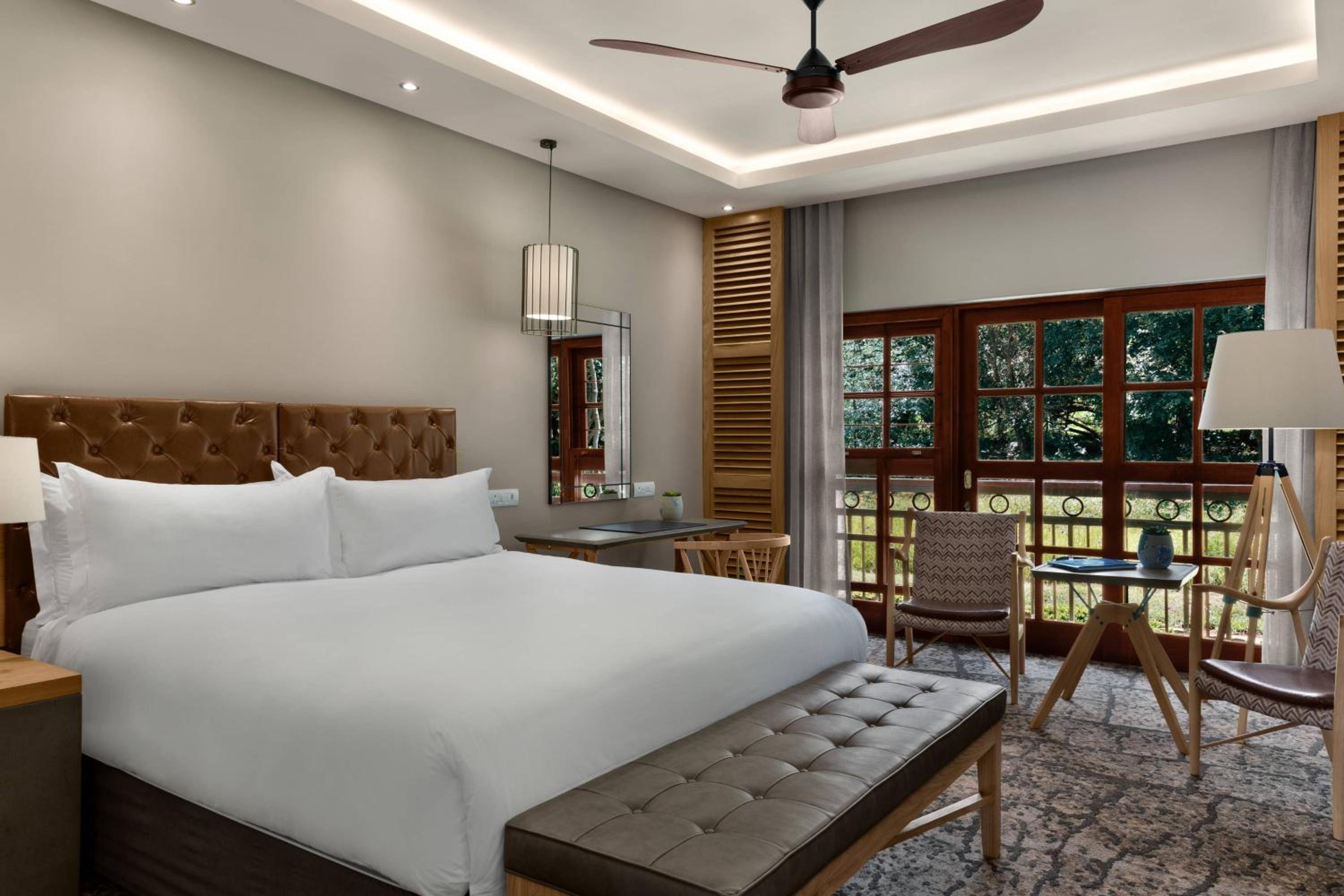 Guest Room, King Bed, Forest View