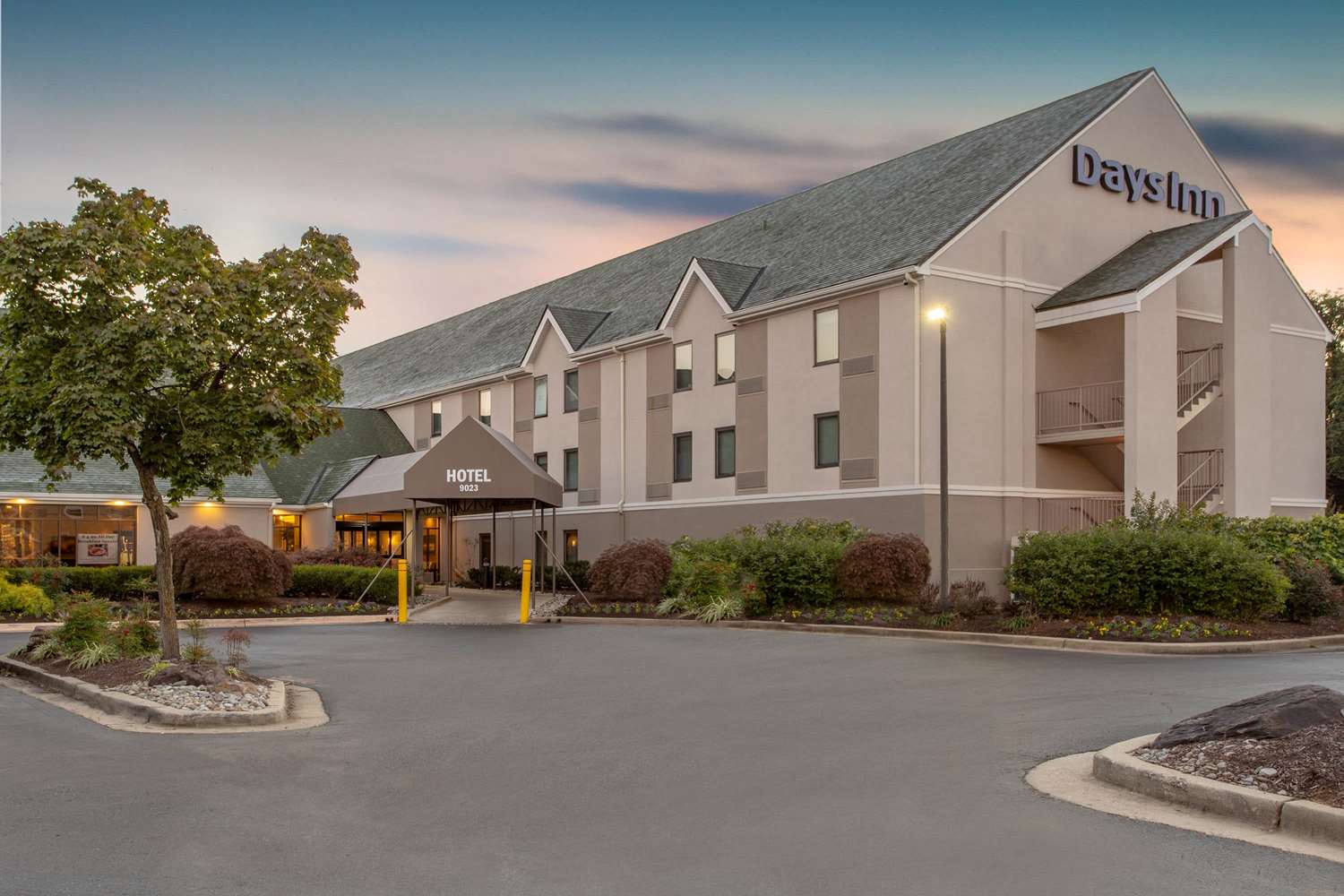 Days Inn by Wyndham Lanham Washington DC 1/40
