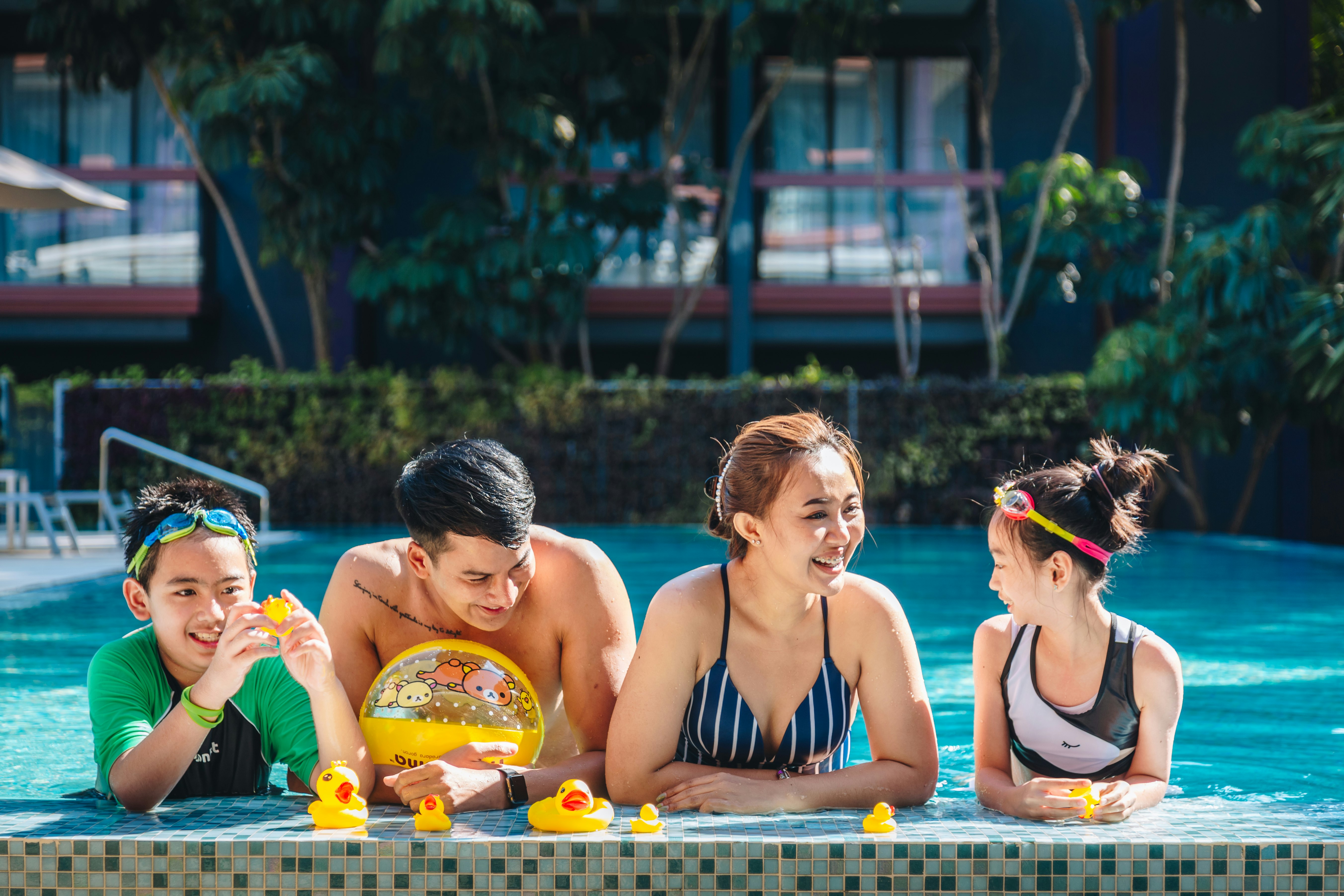 Holiday Inn Express Phuket Patong Beach Central 74/82