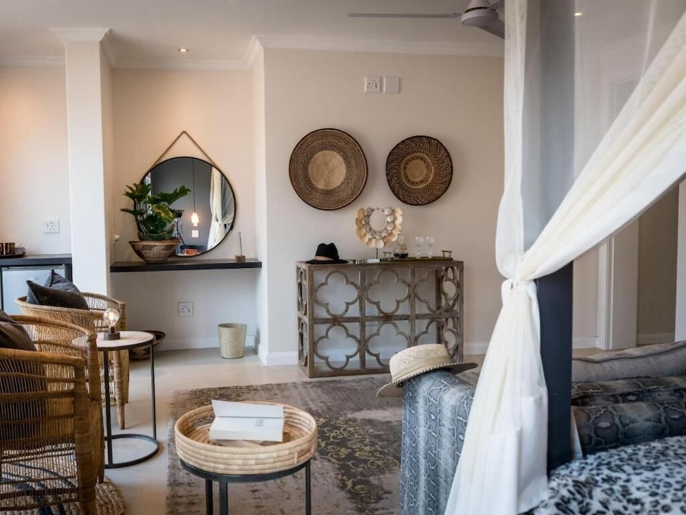 Safari Moon Luxury Bush Lodge 31/50