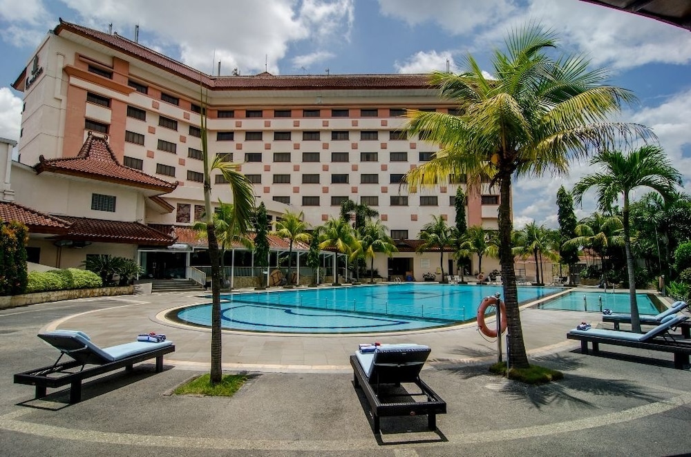 The Sunan Hotel Solo 48/50