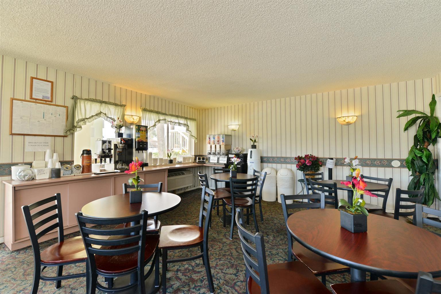 restaurant cafeteria