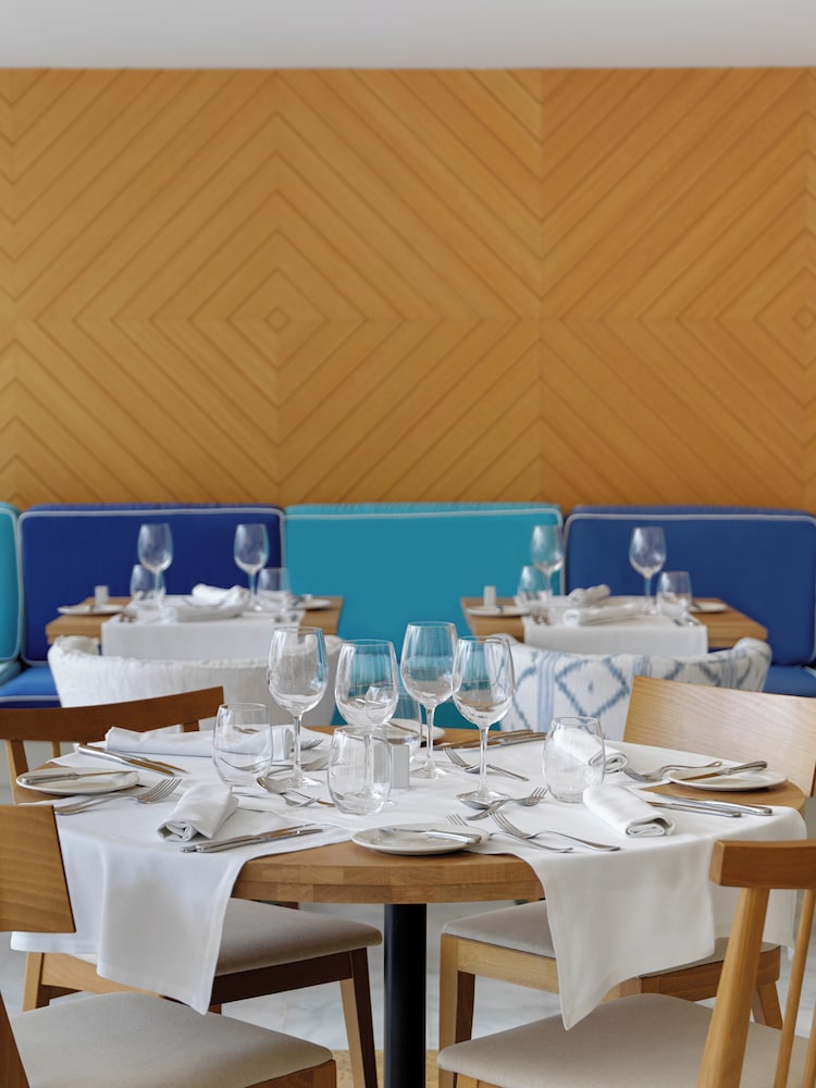 H10 Blue Mar - Adults Only 56/66