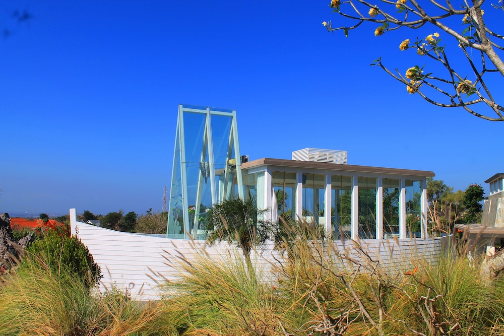 Noah Villa and Chapel 55/63