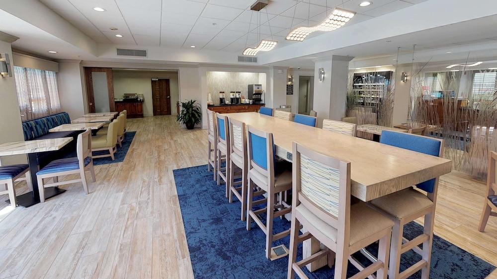 Hampton Inn St. Simons Island 28/37