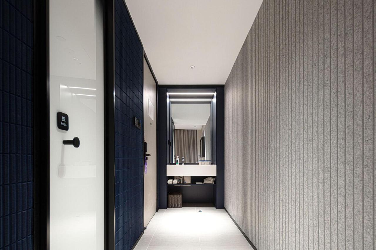 Shanghai Daning International Xiexin Plaza Light House Hotel 7/14