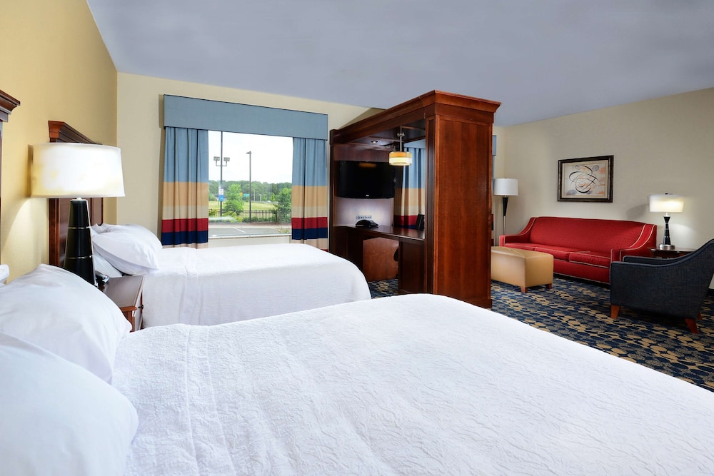 Hampton Inn Suites Durham North I85 25/53