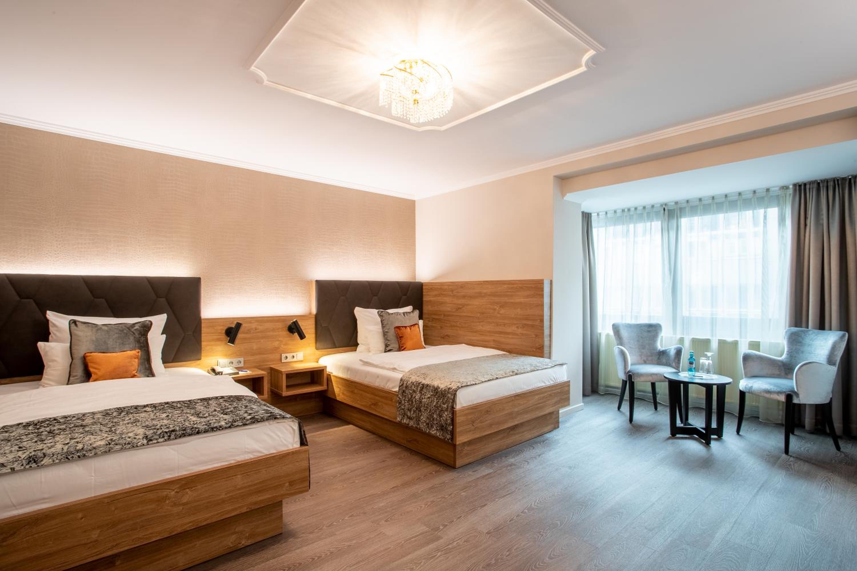 Room, Triple