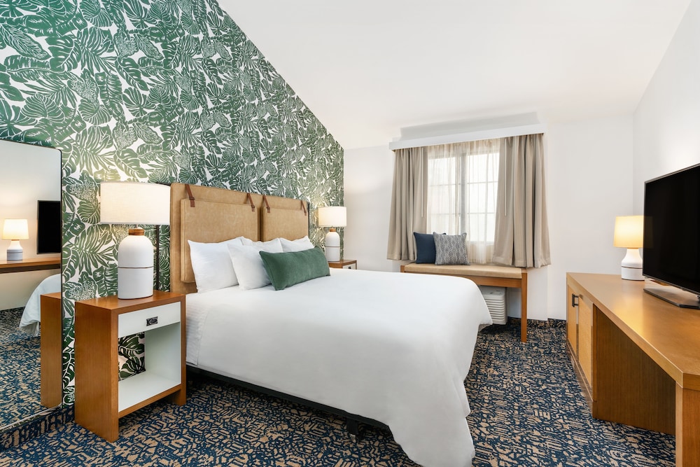 ROOM, KING BED, ACCESSIBLE