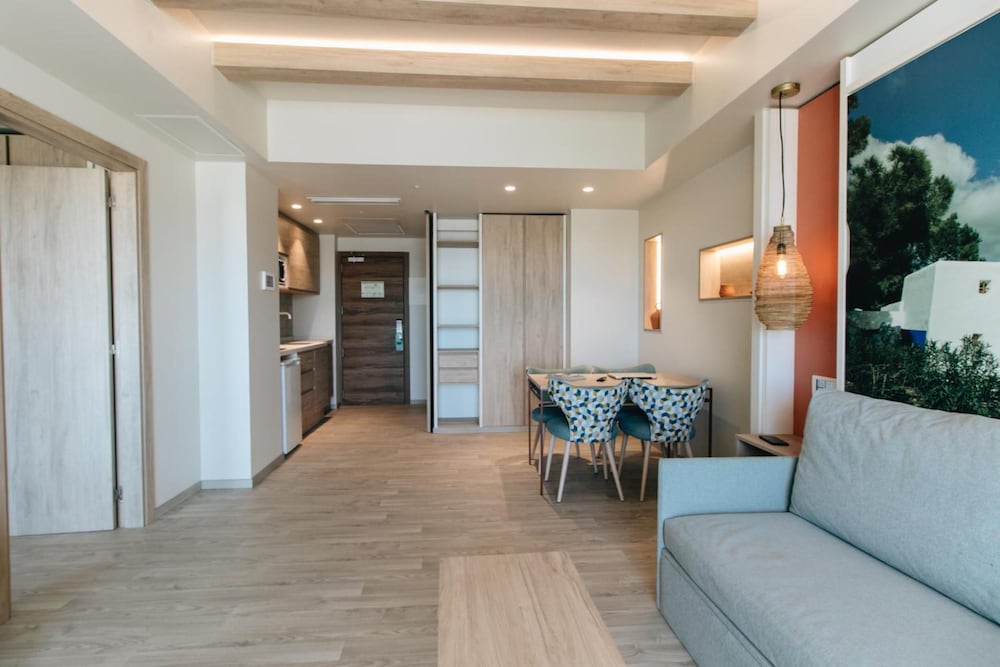 The White Apartments by Ibiza Feeling - Adults Only 30/50