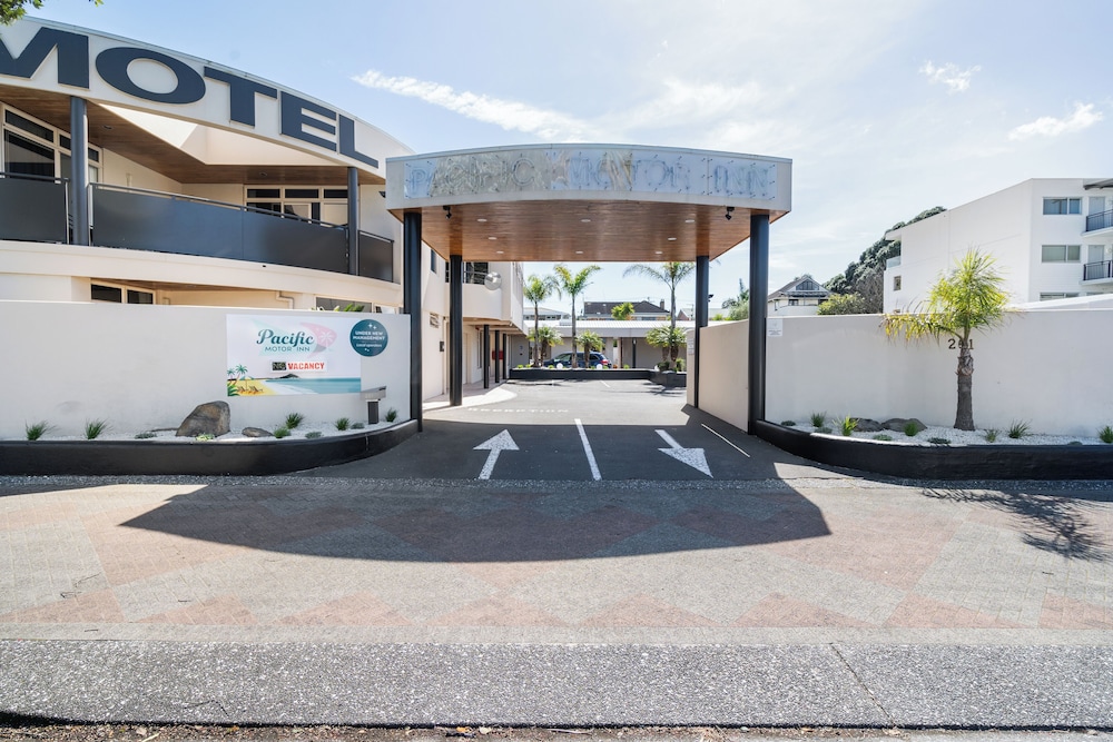 Pacific Motor Inn 54/63