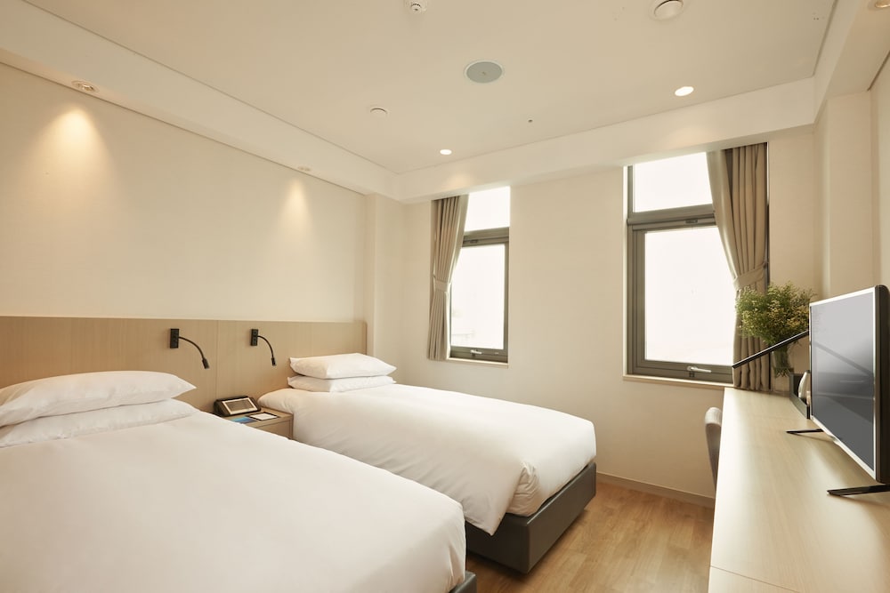 Superior, Twin Beds, No Parking
