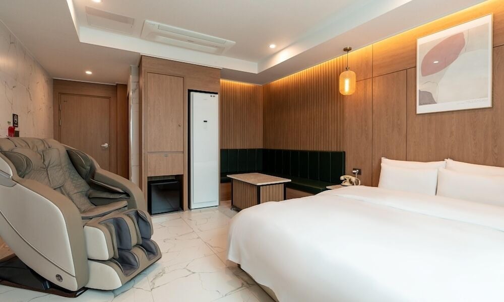 جناح بسرير كوين، Jecheon Hound Hotel 2/6