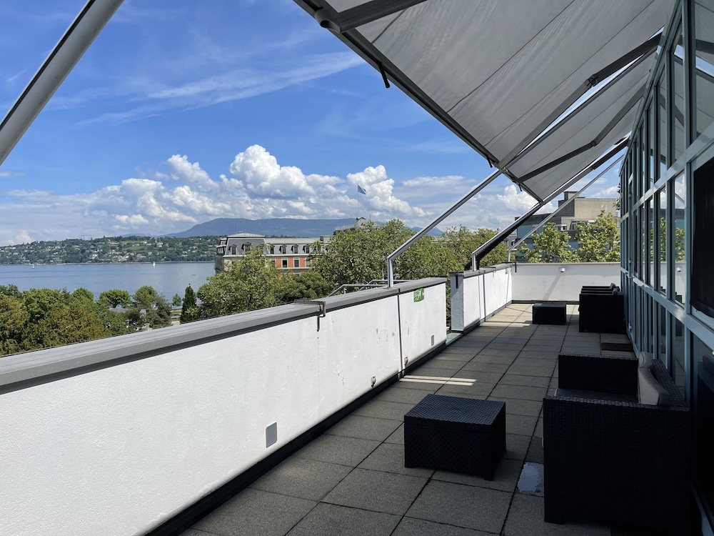 Geneva Hostel 31/70