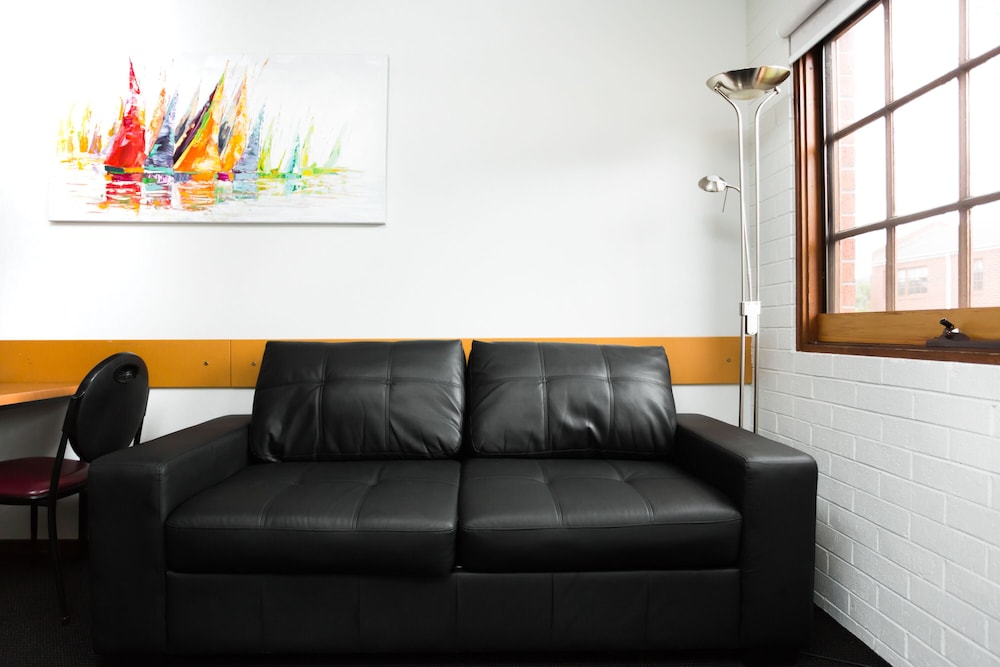 Bay Hotel Apartments 24/48