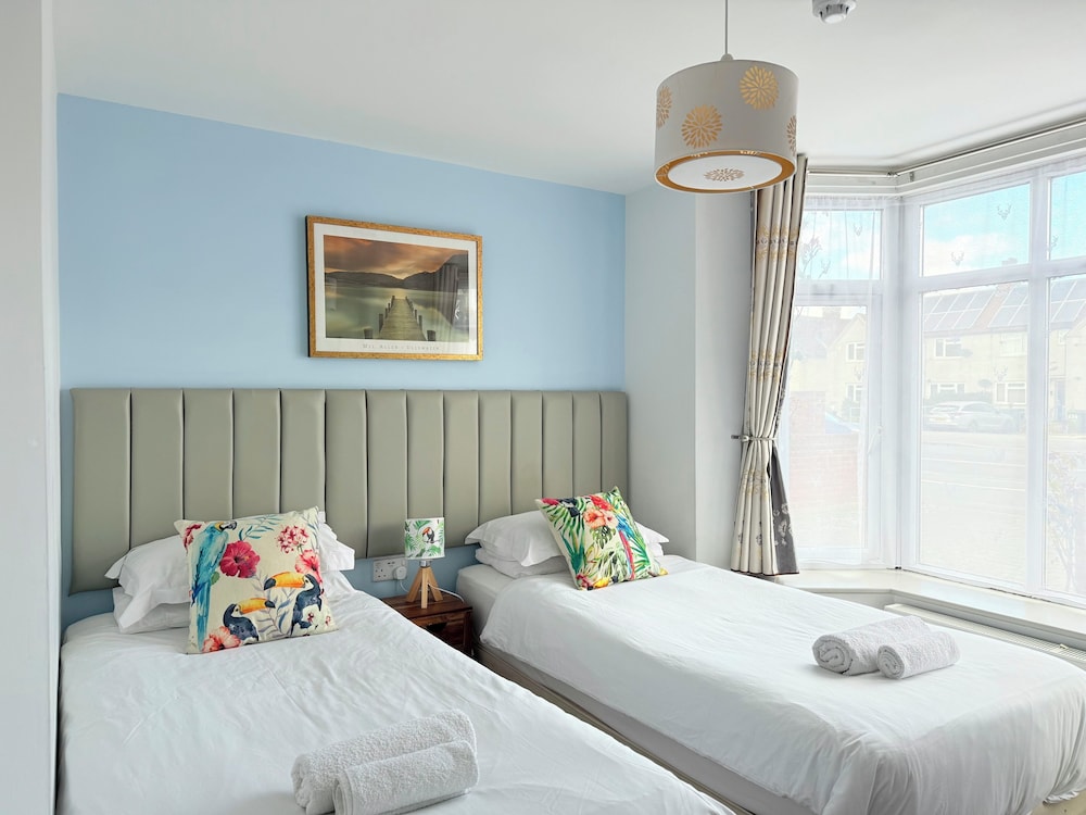 Room, Twin Beds
