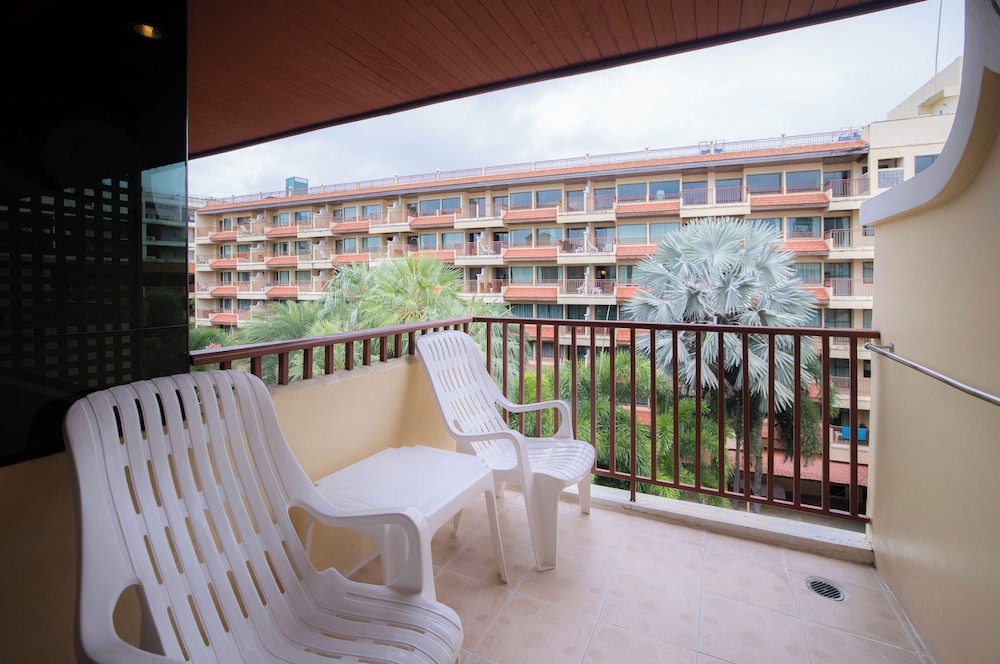 Baumanburi Hotel 10/67