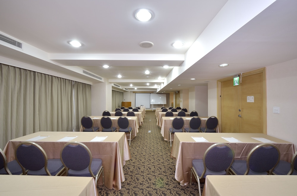 Hotel Regalees 30/43