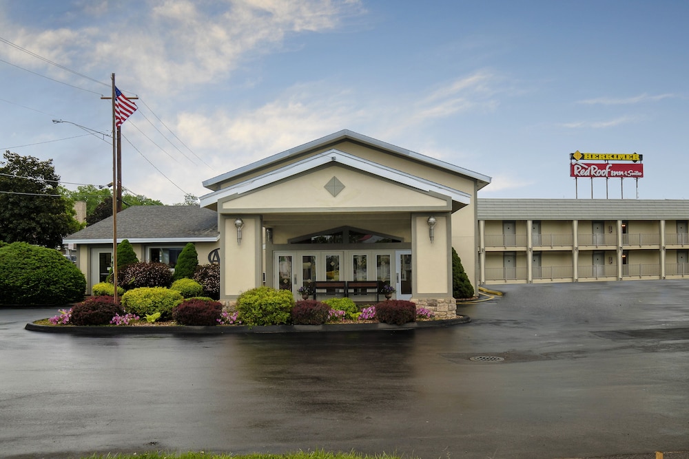Red Roof Inn and Suites Herkimer 3/46