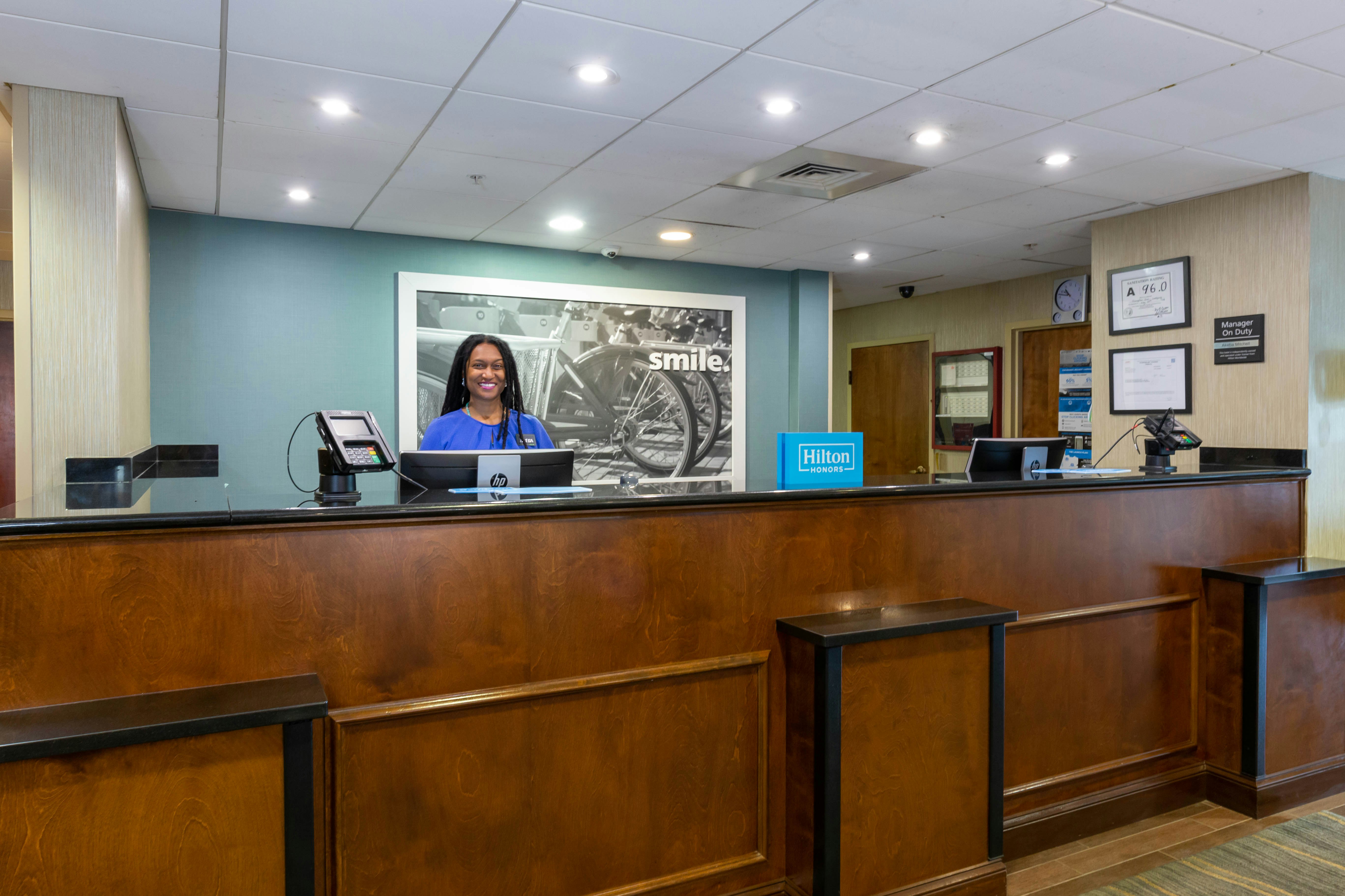 Hampton Inn Hanes Mall Winston-Salem 4/40