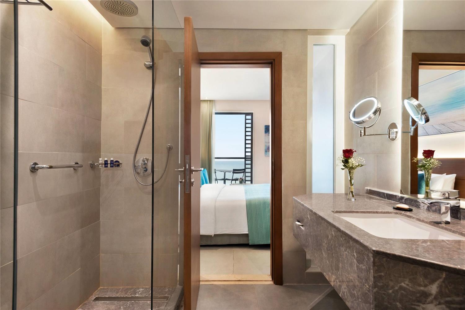 Wyndham Garden Ajman Corniche 23/24