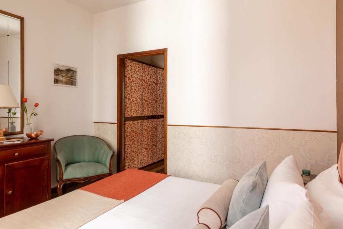 La Pace Hotel 61/122